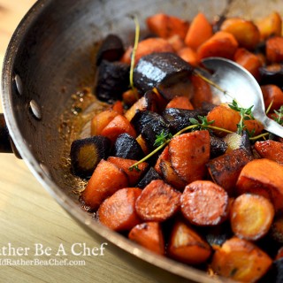 A delicious recipe for your next dinner party: butter braised carrots with thyme. Delicious and simple!