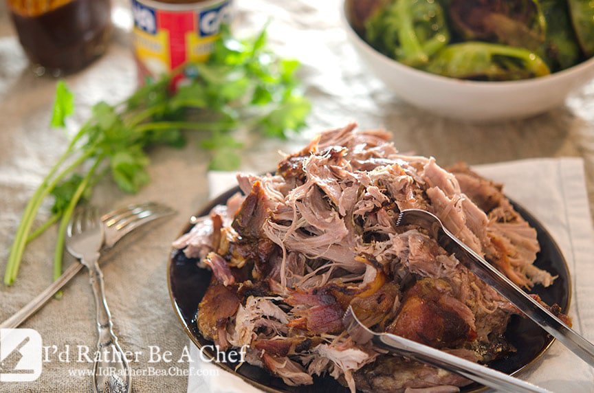 A super easy pulled pork recipe with 5 minutes of preparation, delicious adobo seasoning and a perfect dry rub.