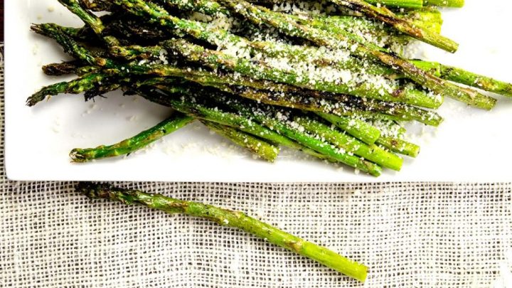 A grilled asparagus recipe that is fast, super easy and everyone will love to eat!