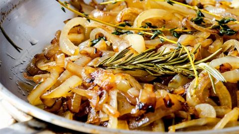 Let's take a look at how to saute onions to add to steaks, burgers, chops or even to as a salad topper!
