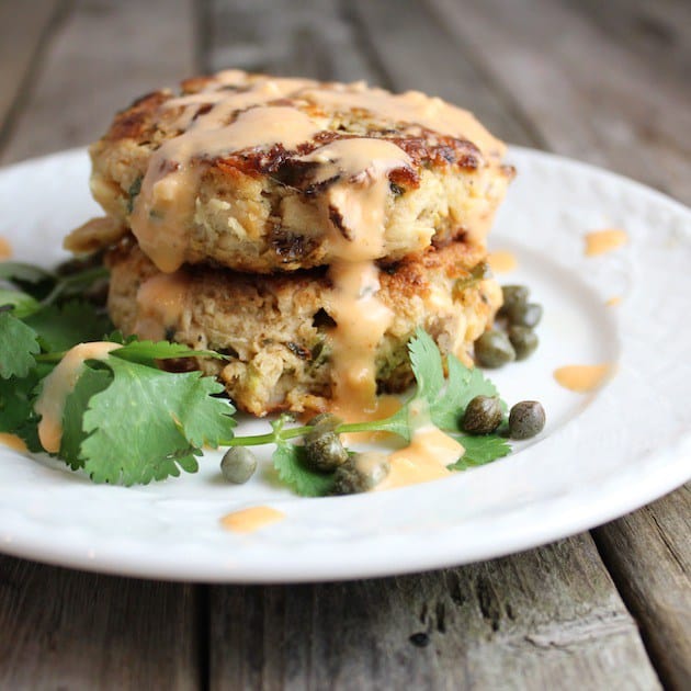 How awesome do these tuna cakes with jalapeno and cilantro look? The perfect addition to this low carb dinner recipes roundup.