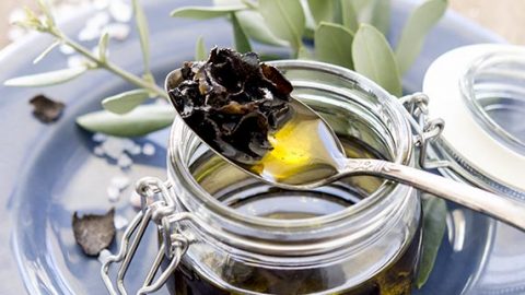 Ever wanted to learn how to make truffle oil? This post gives you the straight information to make it right in your kitchen.