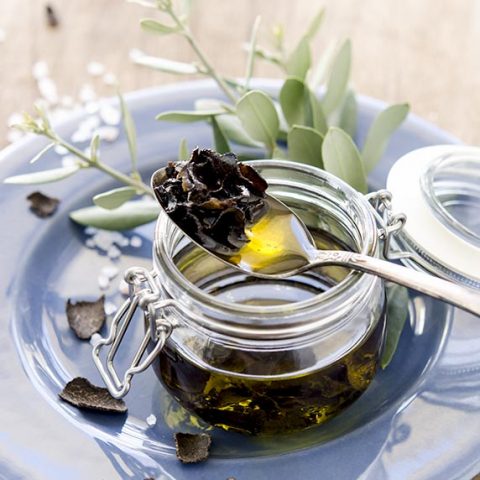 Ever wanted to learn how to make truffle oil? This post gives you the straight information to make it right in your kitchen.