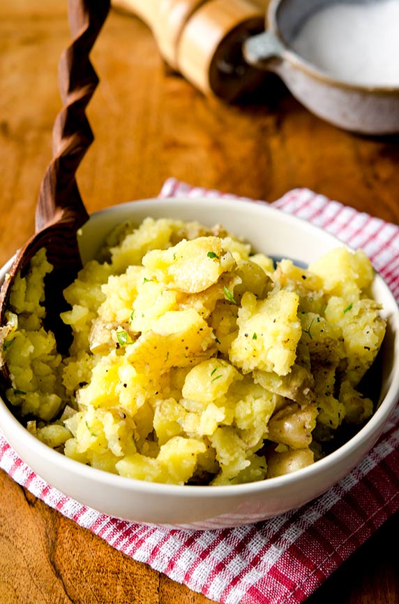 Buttery roasted garlic mashed potatoes recipe