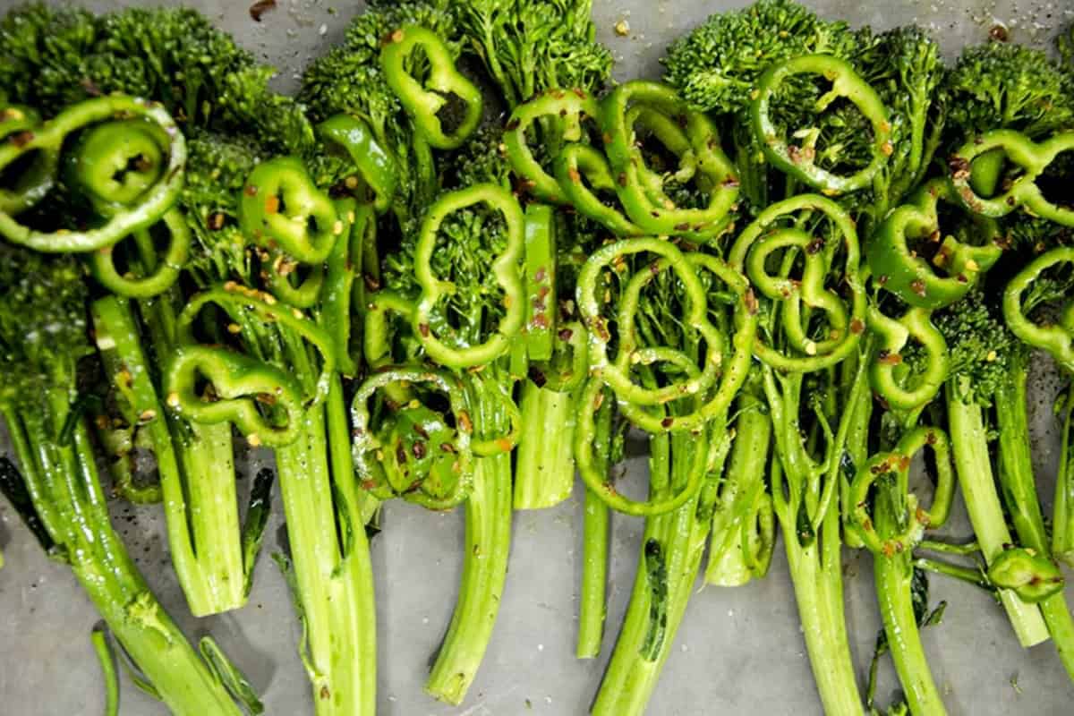 5-Ingredient Baby Broccolini Recipe 🥦 - I'd Rather Be A Chef