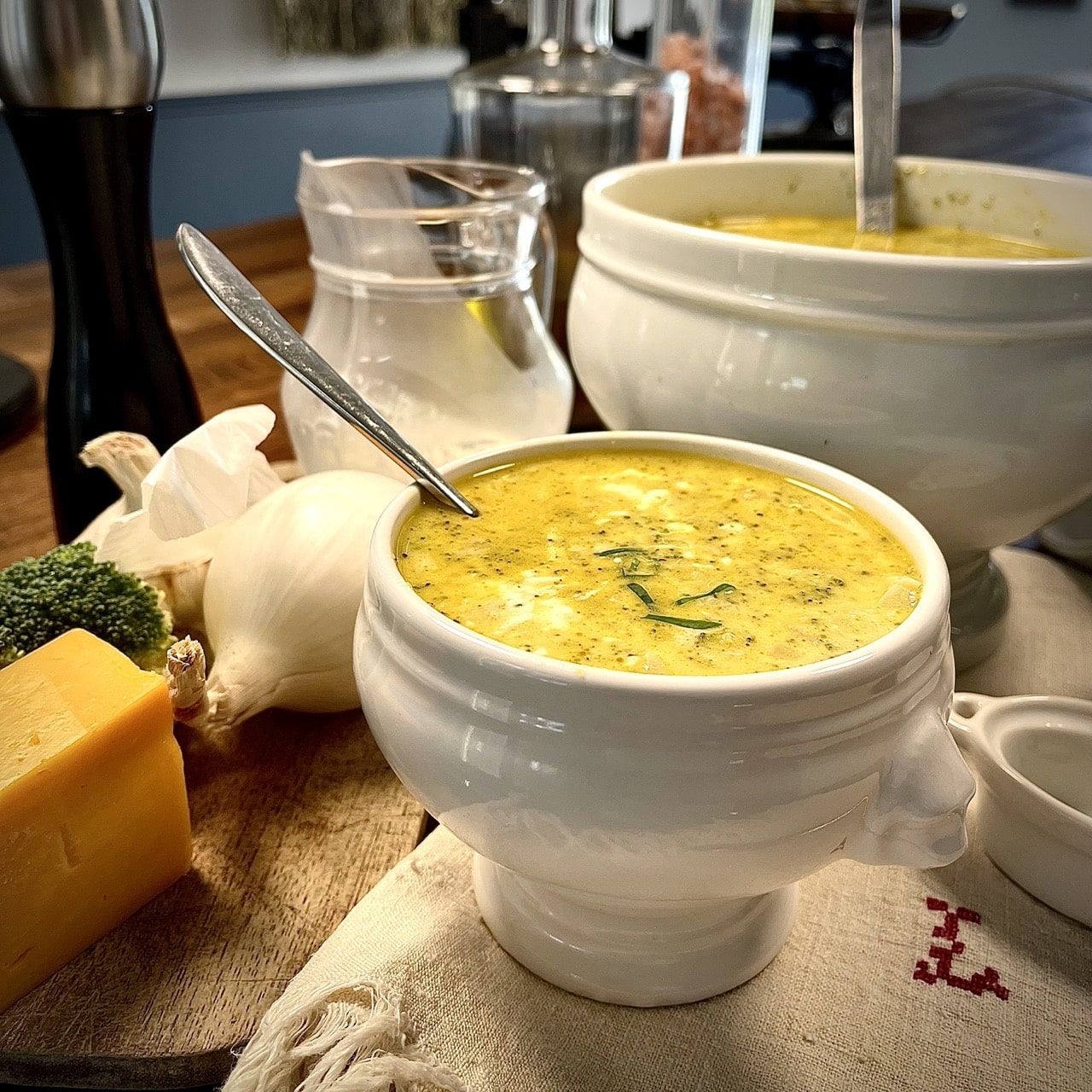 Broccoli cheese soup featured image thumbnail.