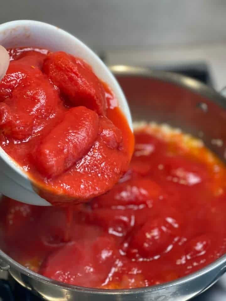Homemade Tomato Sauce Recipe 🍅 - I'd Rather Be A Chef