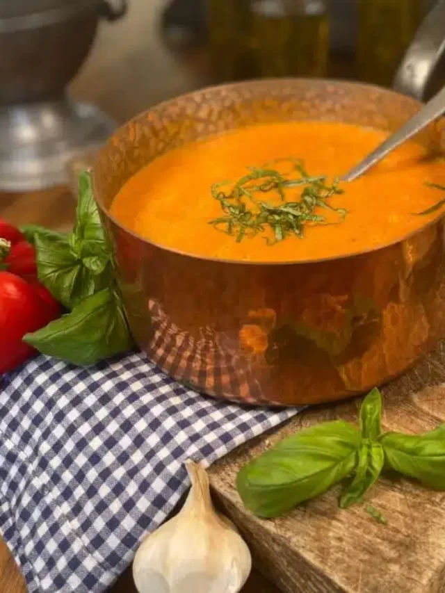 Easy Roasted Red Pepper and Tomato Soup Recipe