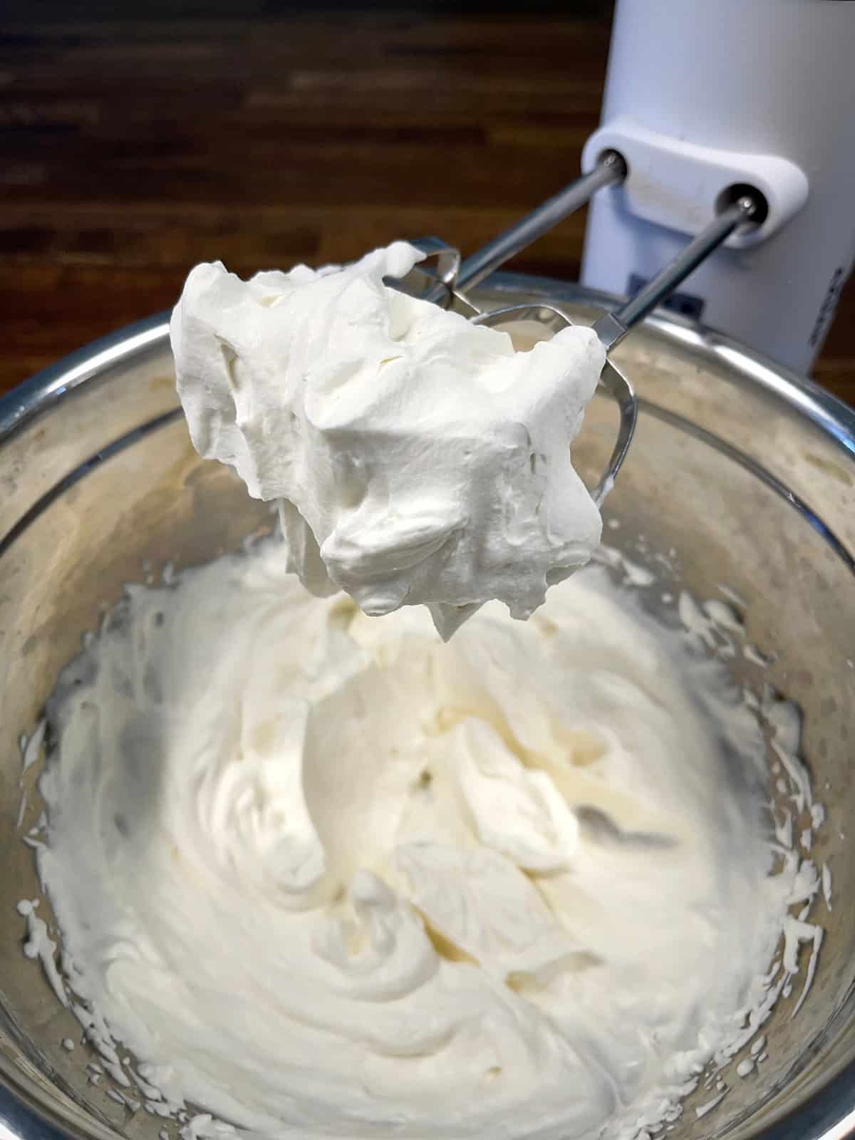 Fluffy Keto Whipped Cream Recipe I'd Rather Be A Chef