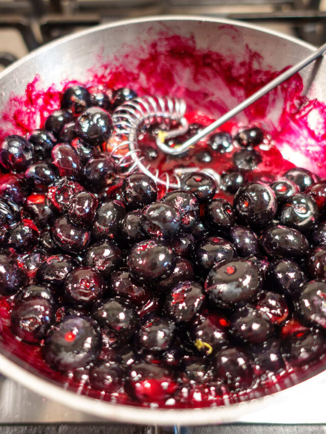 Blueberry Compote (Low Carb & Gluten Free) 🫐 - I'd Rather Be A Chef