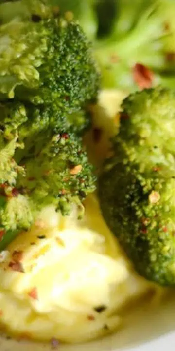 spicy-broccoli-with-scrambled-eggs