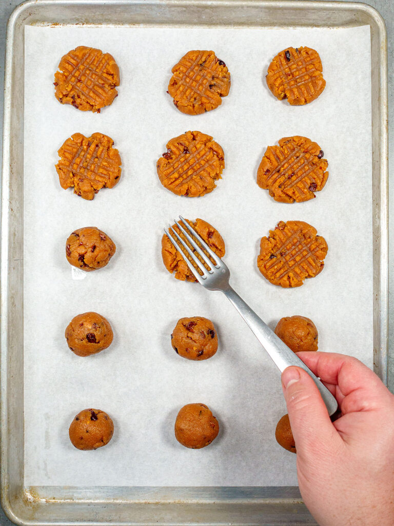 step-by-step-cooking-instruction-of-making-peanut-butter-cookies
