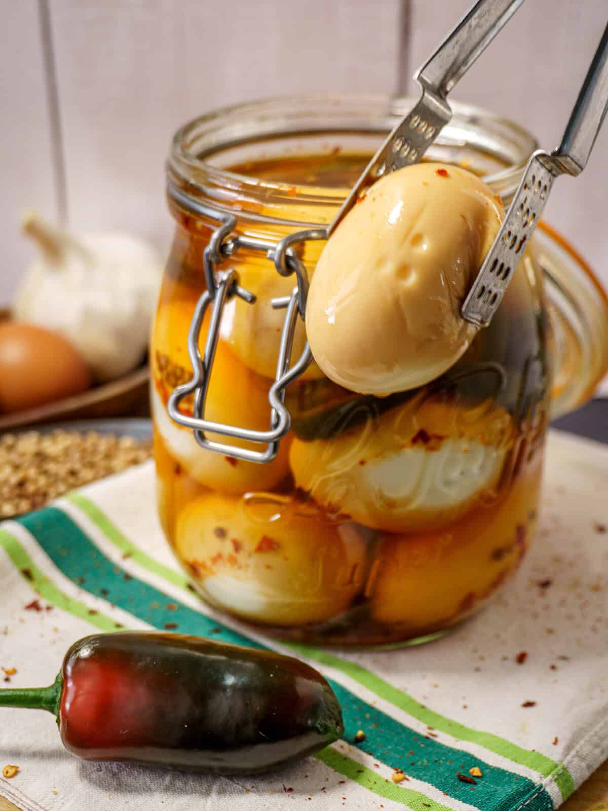 Spicy Pickled Eggs 🥚 - I'd Rather Be A Chef