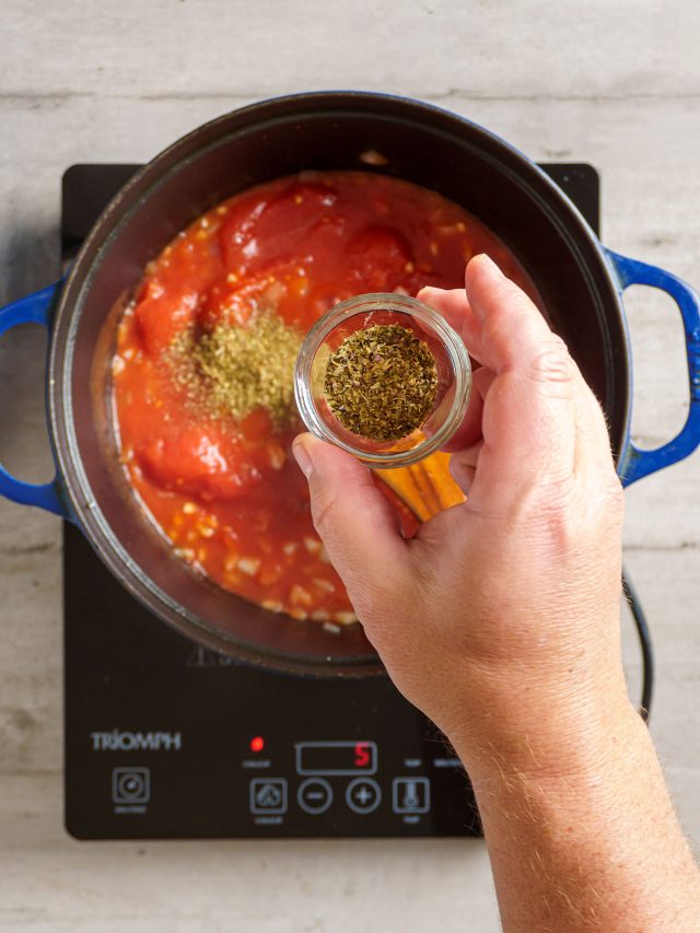 Tomato Bisque Soup Recipe 🍅 - I'd Rather Be A Chef