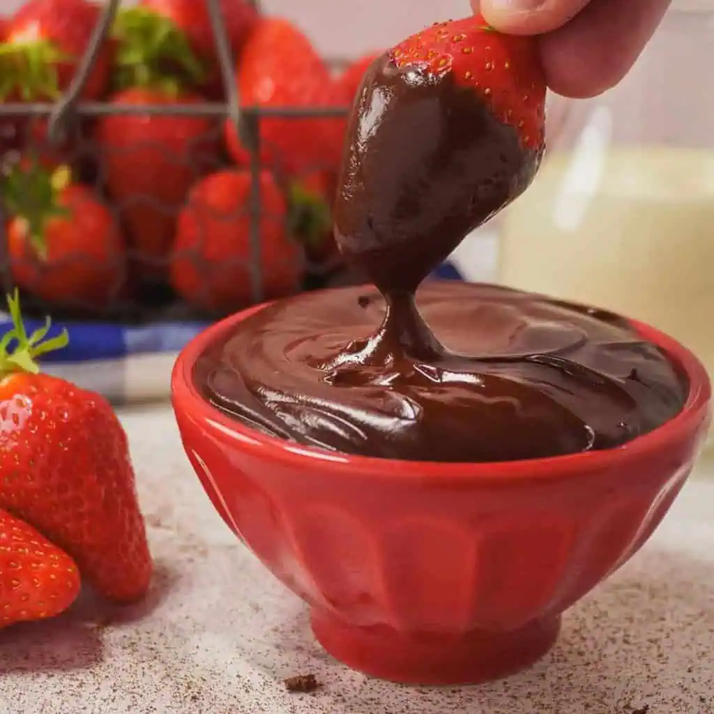 Chocolate covered strawberries with low carb friendly coating